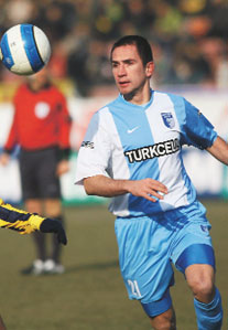Emre Aşık yuvaya dönüyor