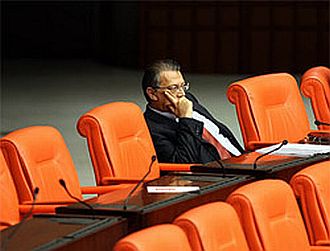 Ve Mesut Yılmaz Erdoğanı hedef aldı