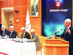 AK Parti'ye 'taarruz emri'ni emekliler verdi