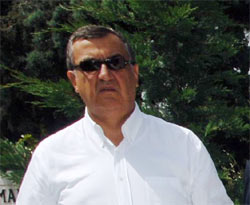Vatan'ın patronu, bakan önünde diz çökmüş