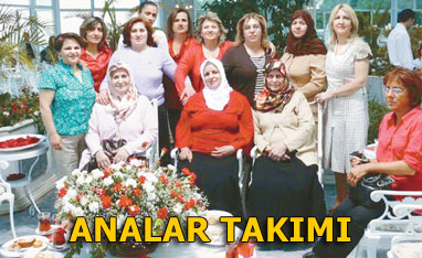 İşte Euro 2008 Analar takımı / VİDEO
