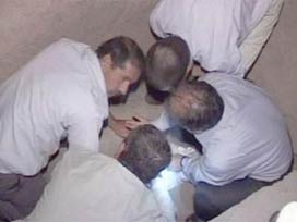 Bakan Eker'den ağabeyine duygusal veda