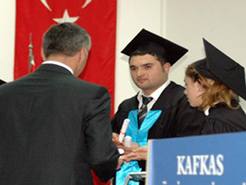 Kars'ta büyük 'başörtüsü' ayıbı