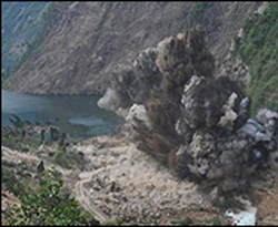 Çin deprem gölünde 'su azalıyor'