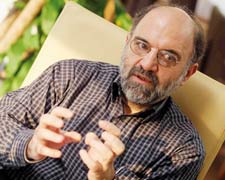 Abdülkerim Suruş: Ali Şeriati öldürülmedi Abdülkerim Suruş: Ali Şeriati öldürülmedi
