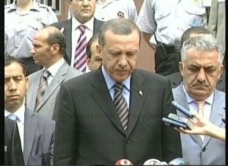 Başbakan: Herkes silah satabilir