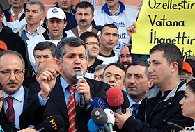 KESK üyeleri oturma eylemi başlattı