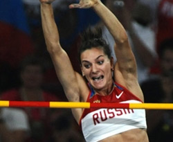 Isinbayeva altını rekorla kazandı