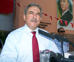 Bakan'dan Ramazan Şahin'e tebrik
