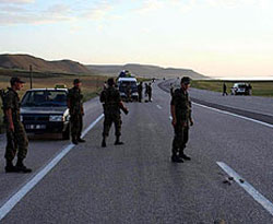 Van'da şüpheli minibüs yakalndı