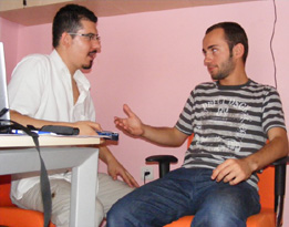 Gençler abilerinden önce AB'ye girdi