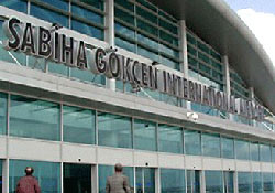 Sabiha Gökçen'de uçak pistten çıktı
