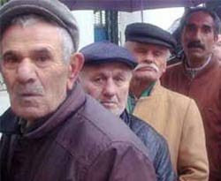 İşçi emekliler de seyyanen zam istiyor