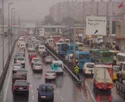 İstanbul trafik kabusunu yendi