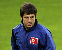 Emre izin alarak kamptan ayrıldı