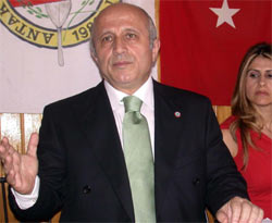 Yaşar Nuri Öztürk yeniden HYP başkanı