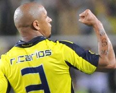 Carlos 1 yıl daha Fenerbahçe'de