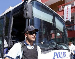 Konya'da 30'u aşkın kişi gözaltında