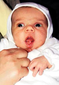 Eylül bebek dişiyle doğdu