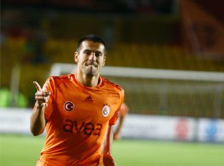 Milan Baros boş geçmiyor