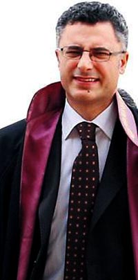 Raportör Osman Can üniversiteden atıldı