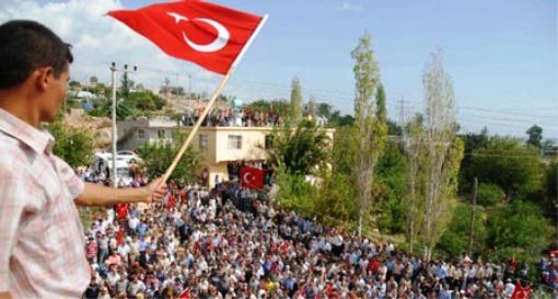 Şehitler üzerinden politika yapılmamalı