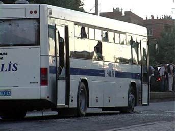 Diyarbakır'da 2 kişi daha gözaltında