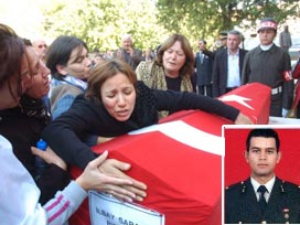 Kazada ölen teğmenlere son görev