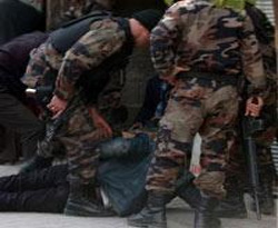 Bombacılar kıskıvrak yakalandı