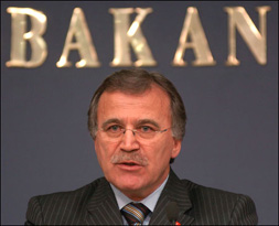 Bakan Şahin, Kılıçdaroğlu'nu protesto etti
