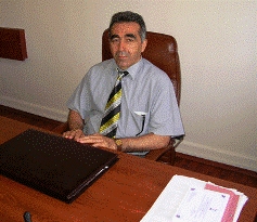 Okulun müdürü değil sanki ağası