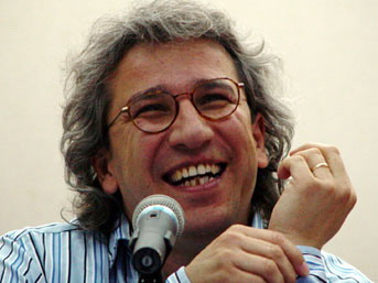 Can Dündar eleştirilere sert çıktı