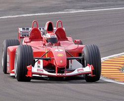Ferrarı'nin patronu televizyonunu kırdı