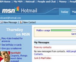 Ofiste bir saat, mail okumakla geçiyor