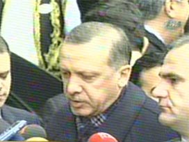 Başbakan'dan özürcü aydınlara tepki Başbakan'dan özürcü aydınlara tepki