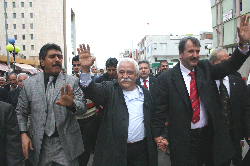 Levent Kırca'nın Mersin'de destek arayışı