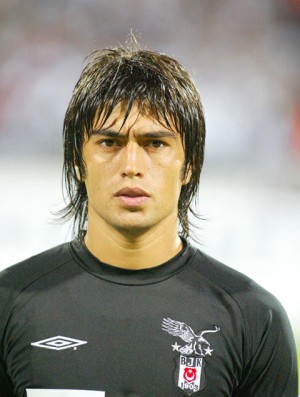 Beşiktaşlı Ekrem-İbrahim Toraman, lige yetişemiyor