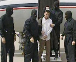 İran Cundullah liderini tutukladı