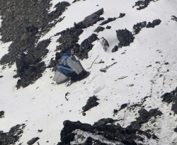 Afganistan'da düşen uçaktan ilk görüntüler