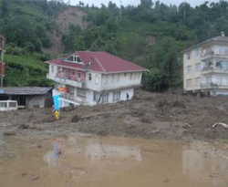 Rize'de sel felaketi: 8 ölü - Timeturk Haber