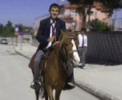 Farklı olmak için bakın ne yaptı