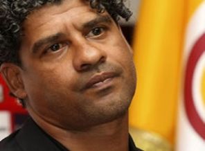 Hangi futbolcular Galatasaray'a ihanet etti?