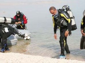 Dereye düşen çocuğun aranmasına ara verildi