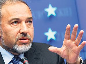 Siyonist tehdit gazete manşetlerinde!..