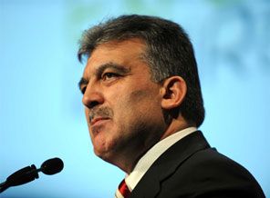 Sessiz ve derinden ilerleyen adam: Abdullah Gül