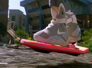 Paris'te uçan kaykay icat edildi