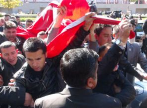 Başbakanlık'ta protesto gösterisi