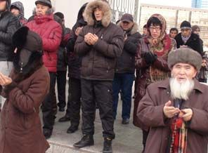 Kazakistan'da -15 derecede bayram namazı Kazakistan'da -15 derecede bayram namazı