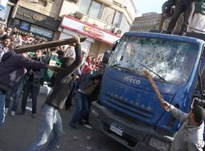 Tahrir Meydanı kaynıyor Tahrir Meydanı kaynıyor