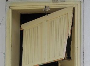 'Sen misin devletin kapısını kıran? 10 ay ceza!